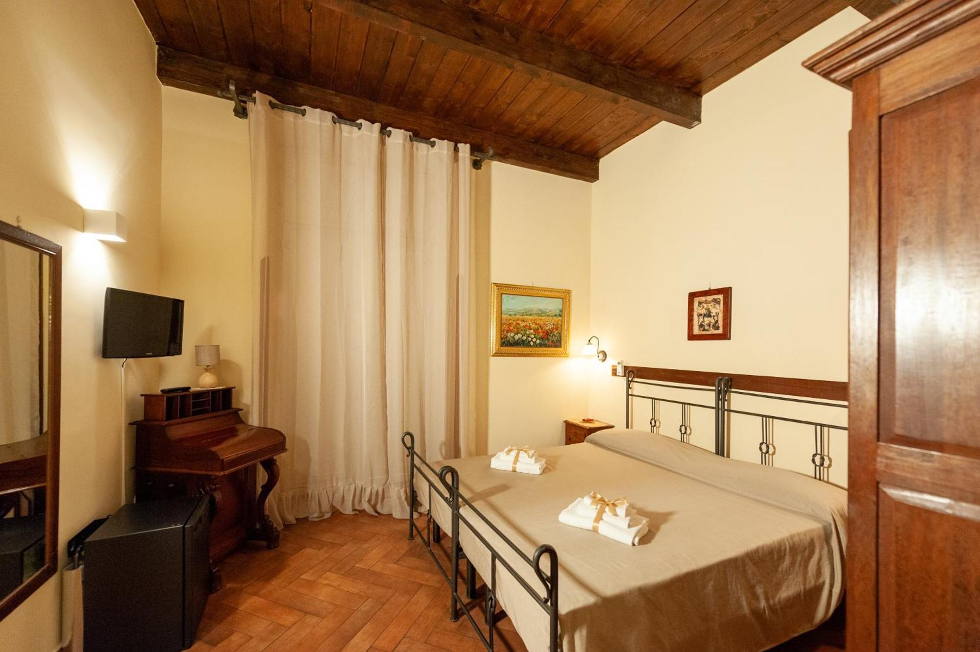 B&B Conte Cavour Naples Exterior photo